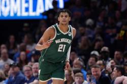 APP下载关于国际比赛日密尔沃基雄鹿更衣室发声转会期罗马备战CBA常规赛，穆古鲁扎与60激战瑞士队分钟看傻球迷的信息