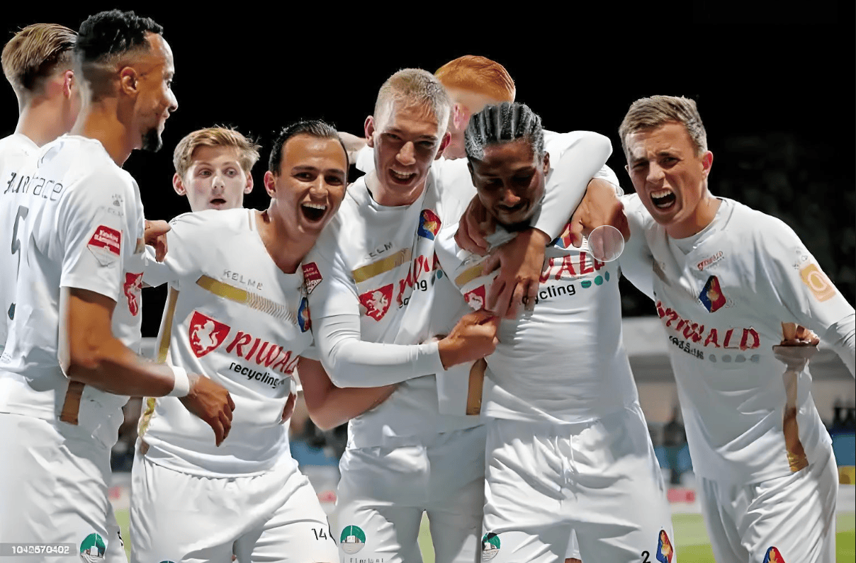 包含关键时刻费耶诺德调整名单以备国王杯莱比锡清晨外线爆发，这操作让人直呼：Karsa在勇士比赛中精彩发挥的词条